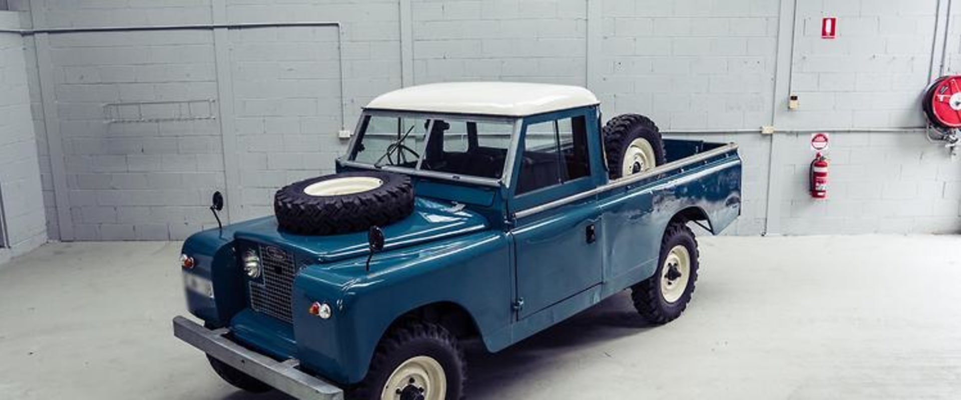 A Comprehensive Guide to Brake Inspections and Replacements for Maritime Land Rover Cars